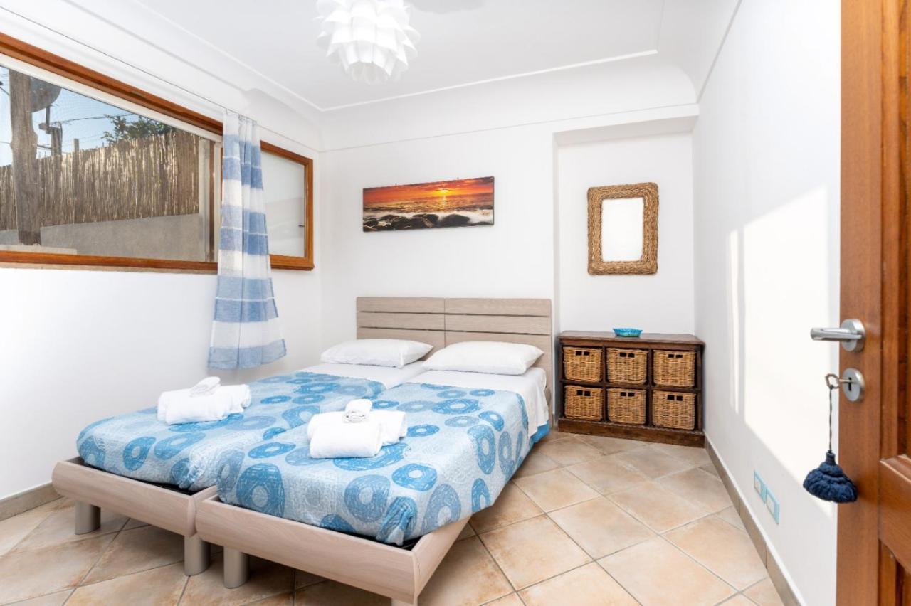 Casa Vacanza La Scogliera Apartamento *