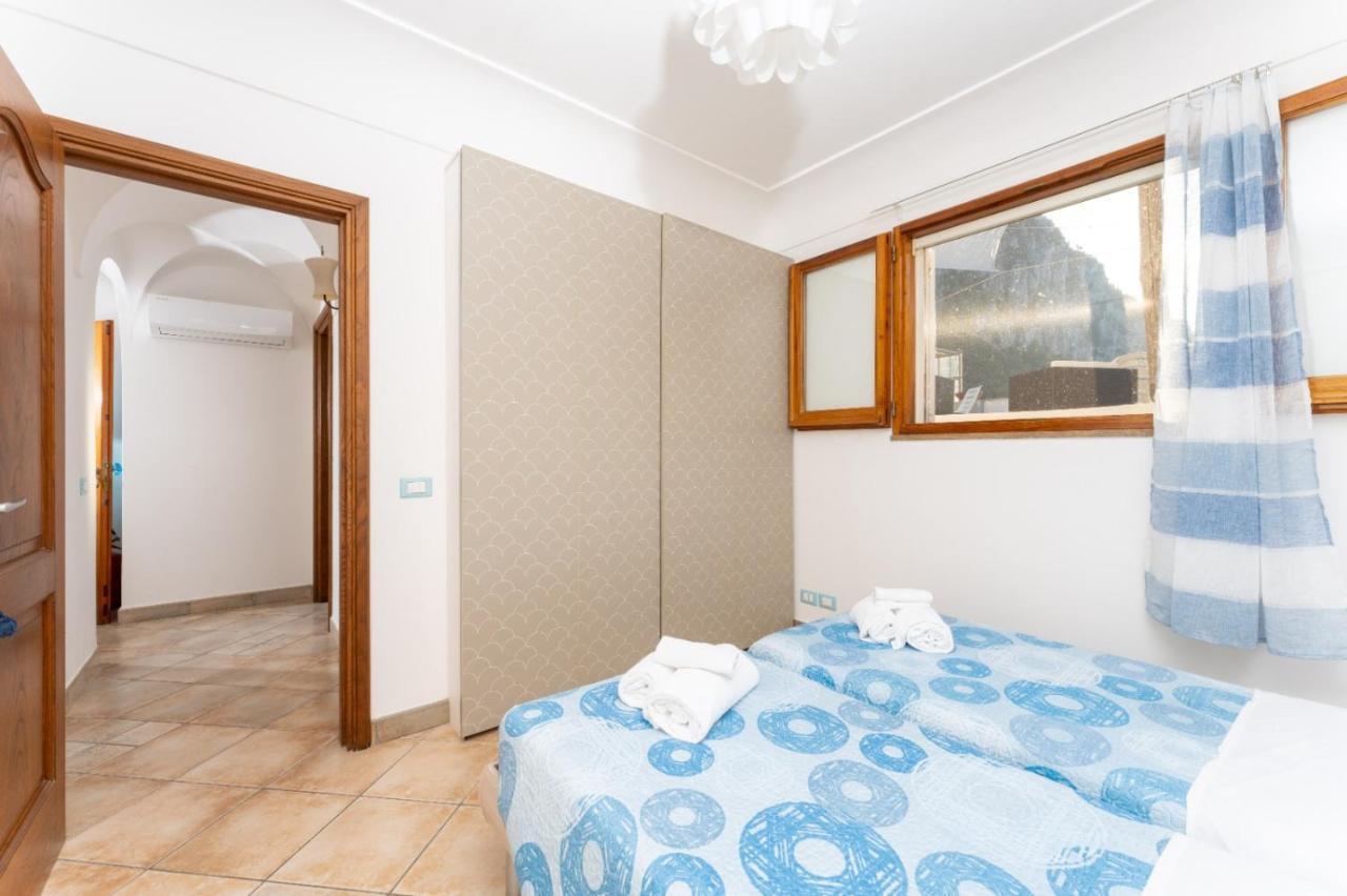 Casa Vacanza La Scogliera Apartamento *