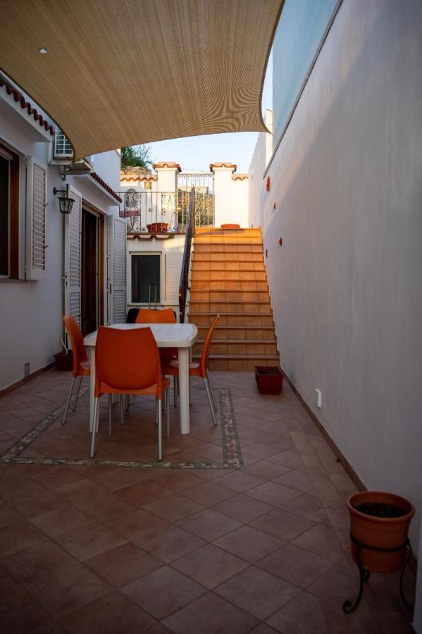 Casa Vacanza La Scogliera * Capri